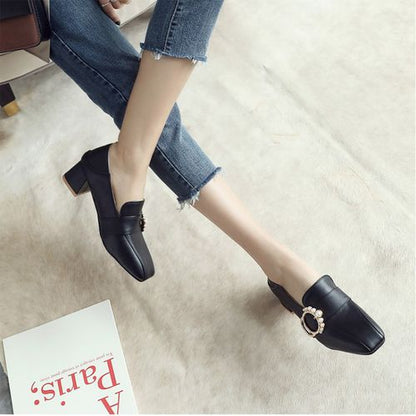 Women Pearl Mid Heel Chunky Pumps